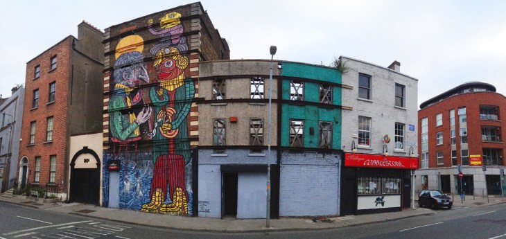 The Cobblestone pub in broad daylight.